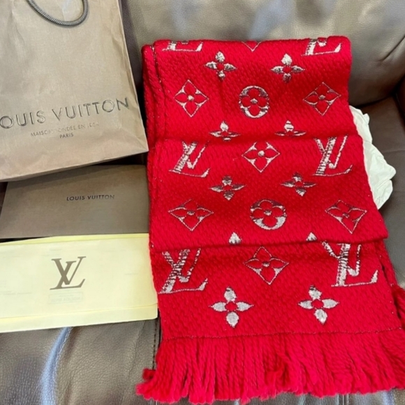 Authentic Louis Vuitton Wool Scarf - Picture 1 of 11